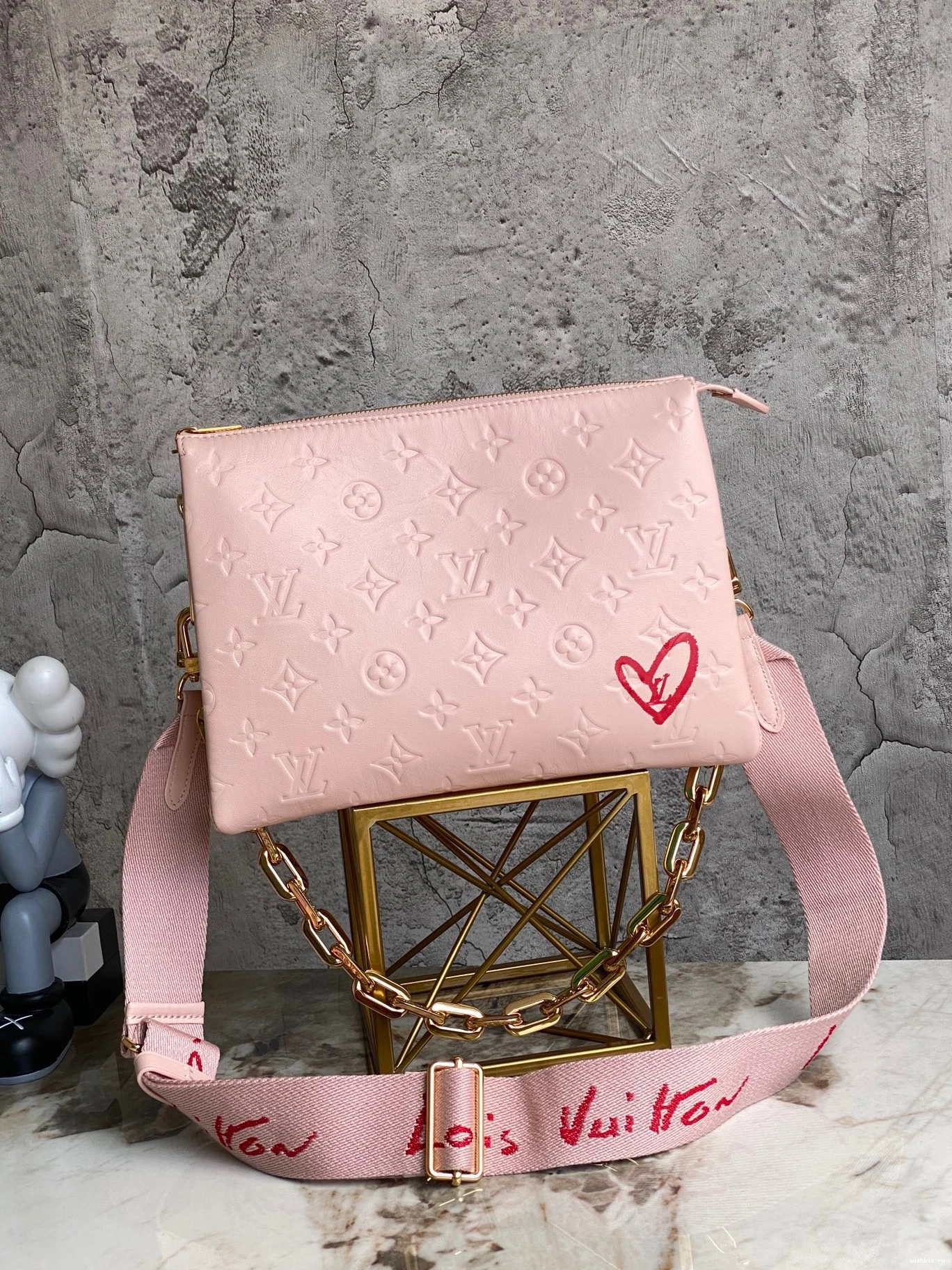 WIS LOUIS PM VUITTON LIMITED EDITION -COUSSIN 0718